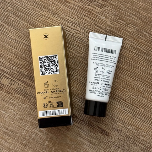 Chanel travel size - Picture 2 of 2